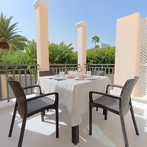 sarahs-apartment-playa-faabe.in-canary-islands.com/